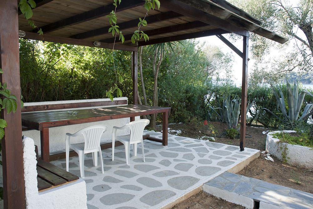 Trikeri Villas Luaran gambar