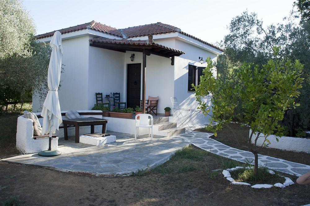 Trikeri Villas Luaran gambar